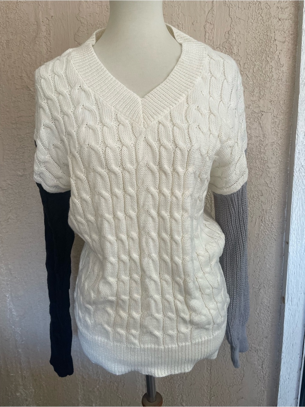 Women’s Cream Cable Knit V-Neck Sweater with Contrast Sleeves